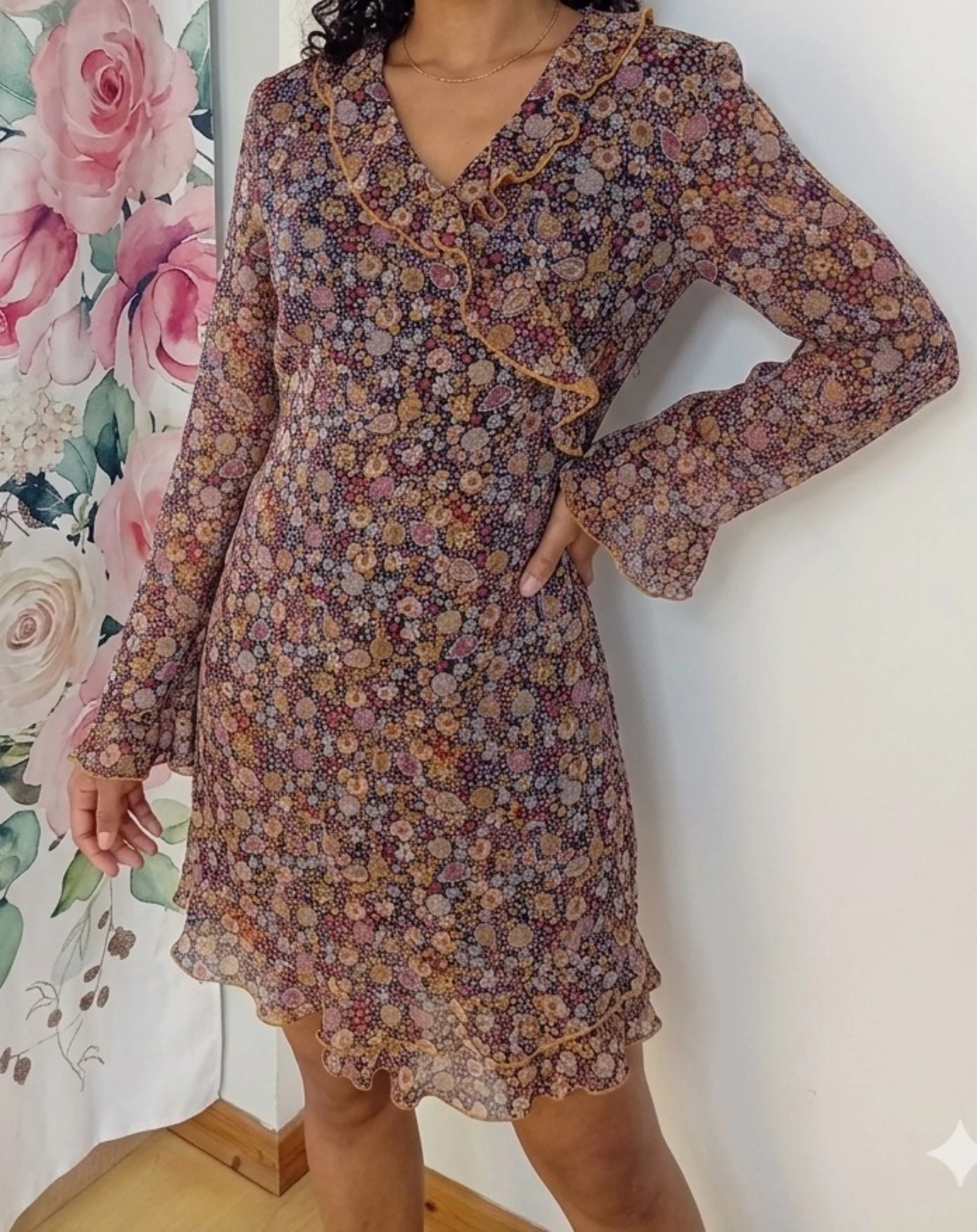 Robe portefeuille florales fils métalliques doré incrusté prix d' achat 59.90 euros